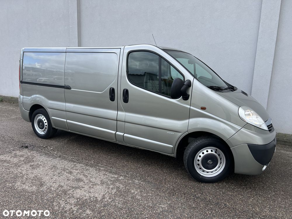 Opel Vivaro LONG - 11