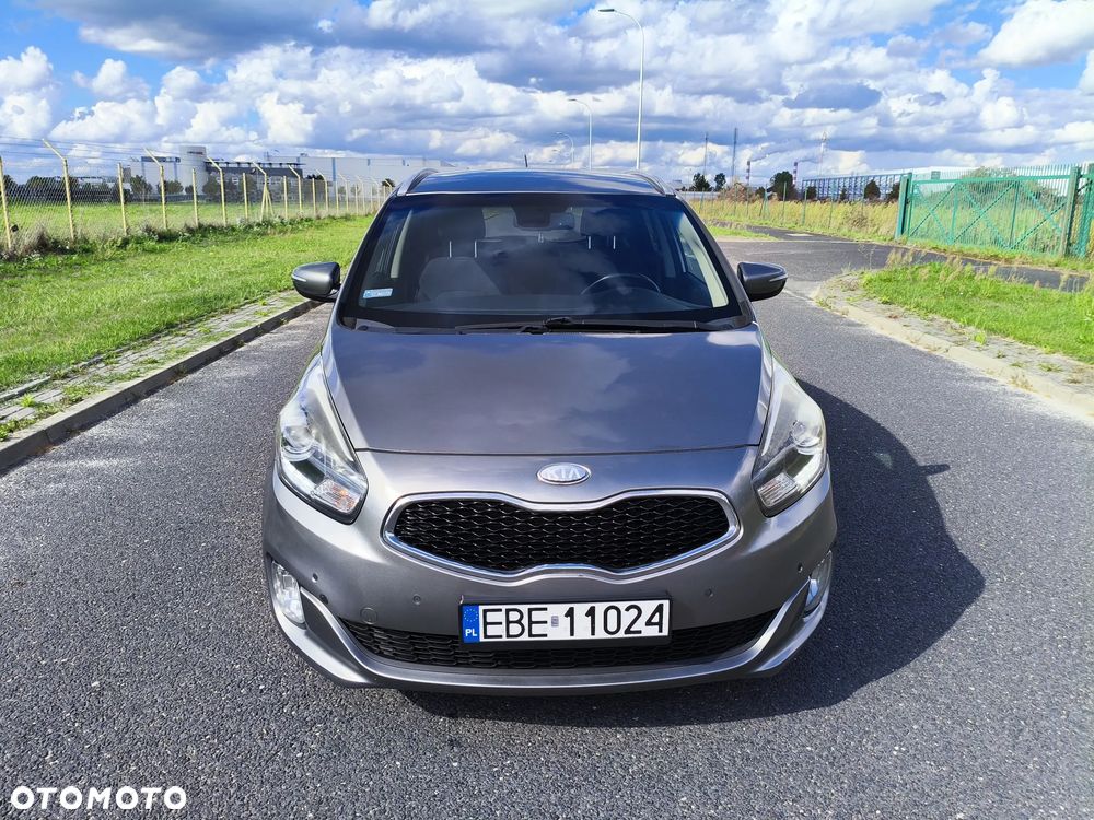 Kia Carens - 2