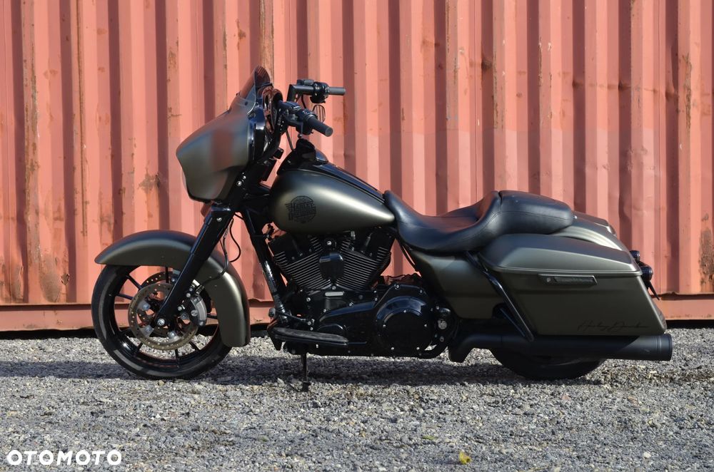 Harley-Davidson Touring Street Glide - 27