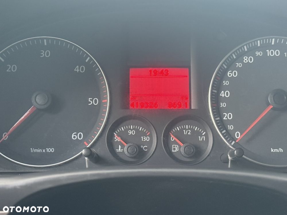 Volkswagen Touran 1.9 TDI Welcome - 2