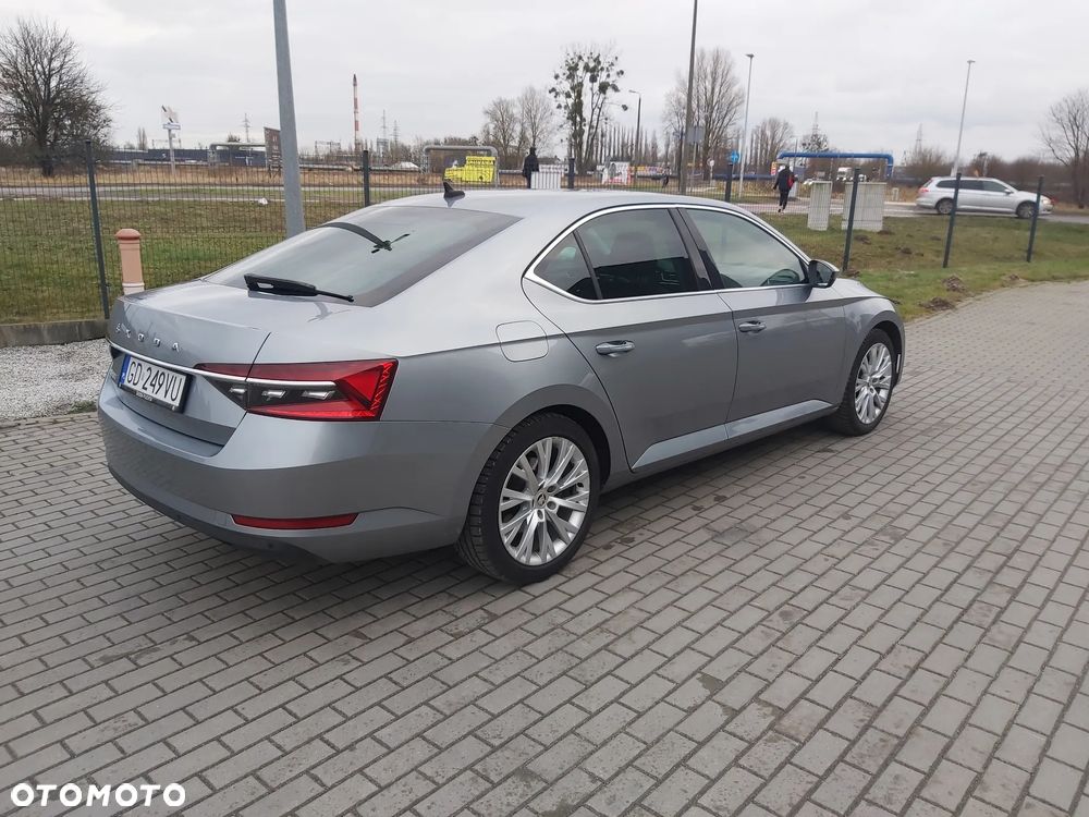 Skoda Superb 2.0 TDI SCR Style DSG - 4