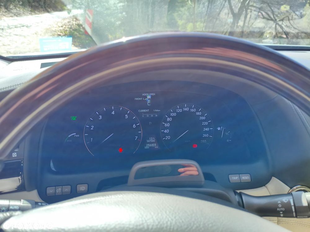 Lexus LS 600h L Prestige - 29