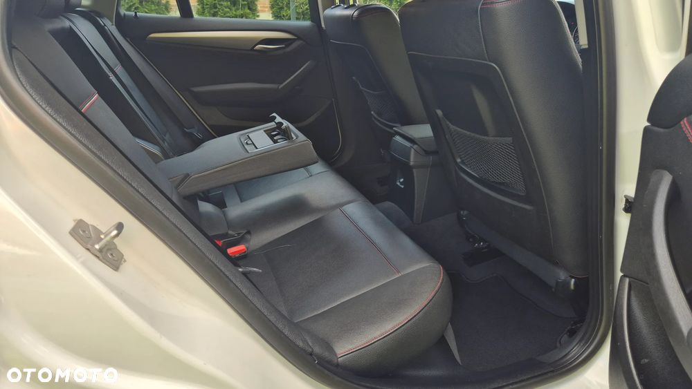 BMW X1 xDrive20i Sport Line - 29
