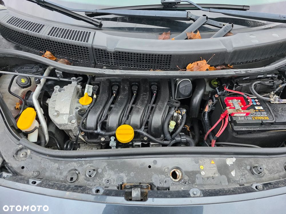 Renault Scenic 1.6 16V Emotion - 23