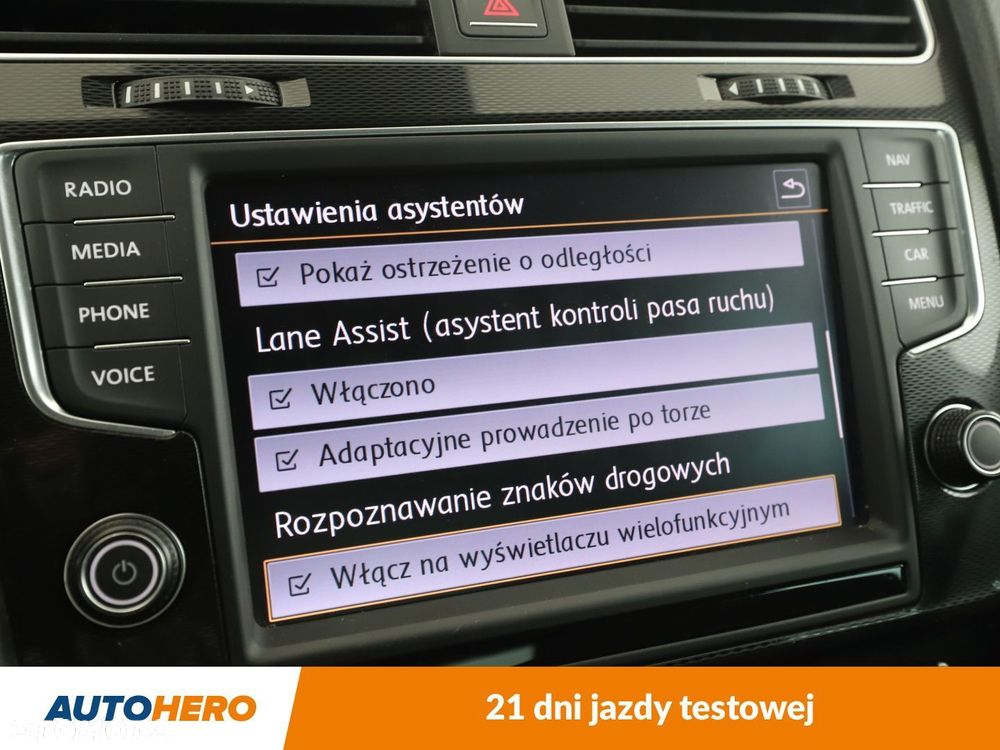 Volkswagen Golf - 24