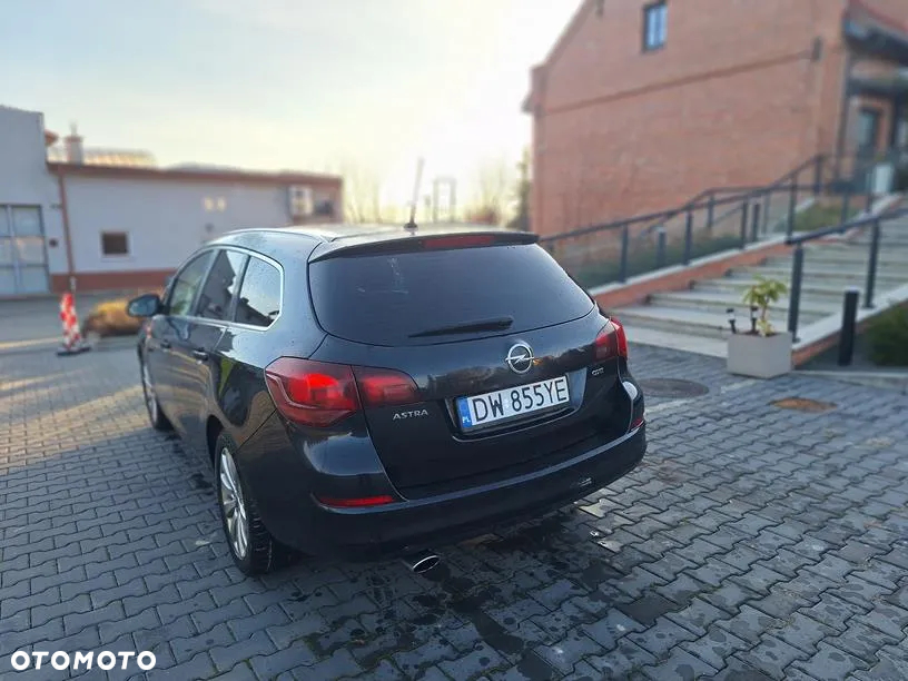 Opel Astra IV 2.0 CDTI Cosmo - 22