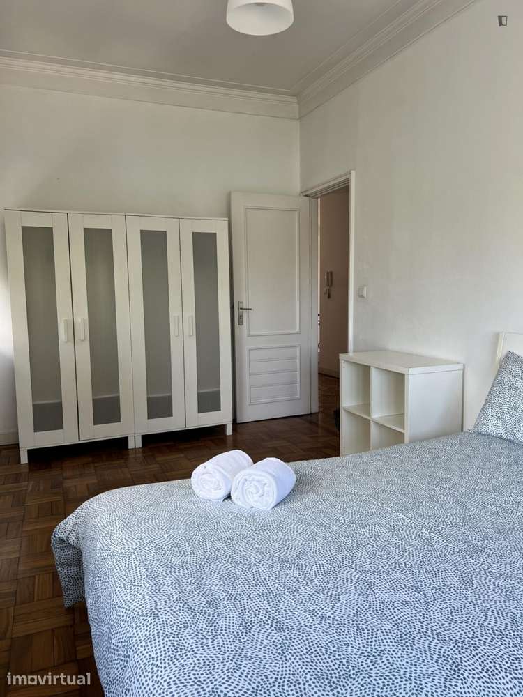 Quarto - localizado em Paranhos Porto - Grande imagem: 5/42