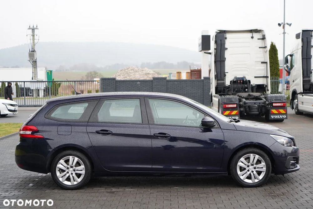 Peugeot 308 BlueHDi 130 EAT6 Stop & Start Active Business-Paket - 8