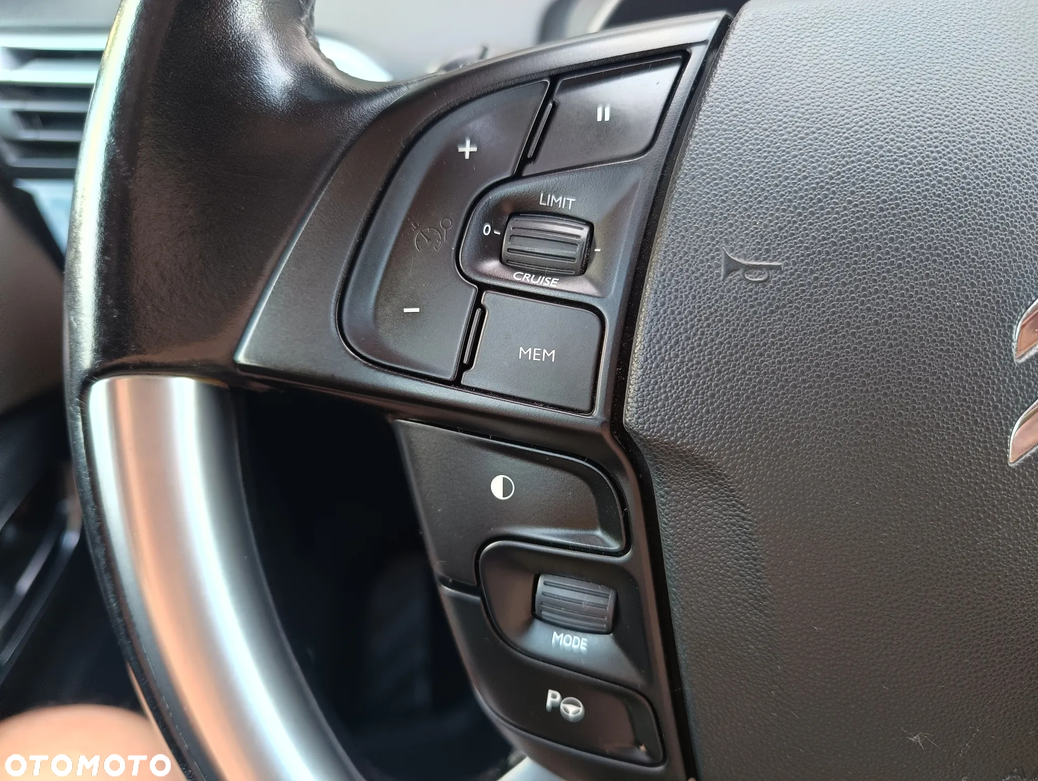 Citroën C4 Grand Picasso 1.6 THP Exclusive S&S EAT6 - 32