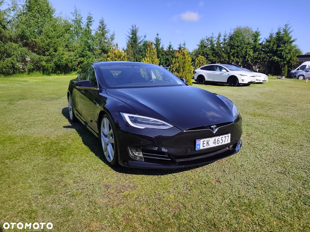 Tesla Model S - 1