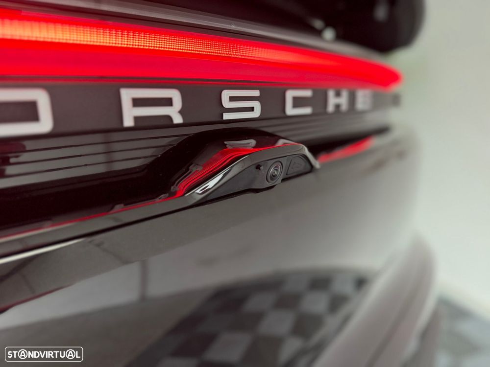 Porsche Macan Electric 4 - 25