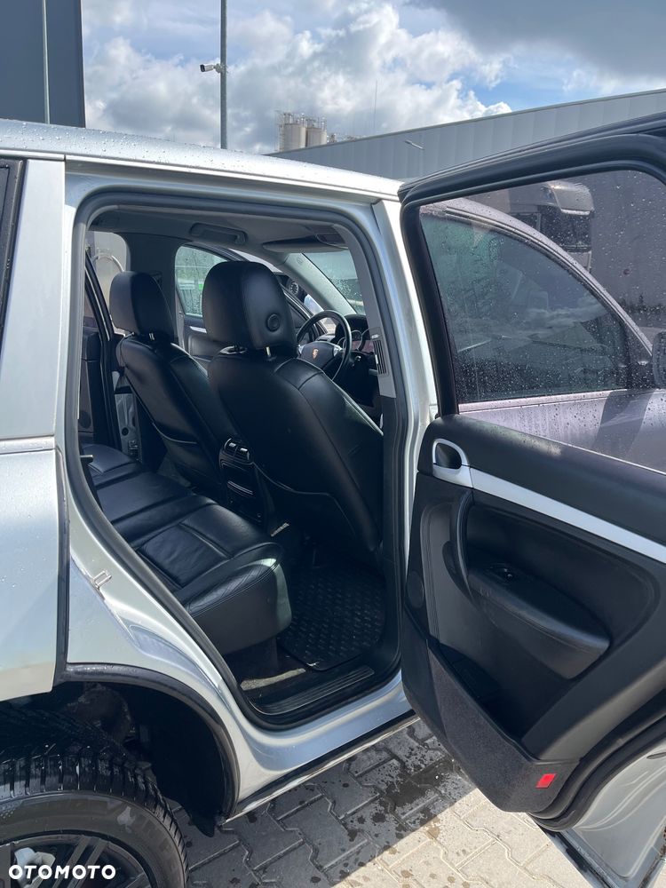 Porsche Cayenne - 13