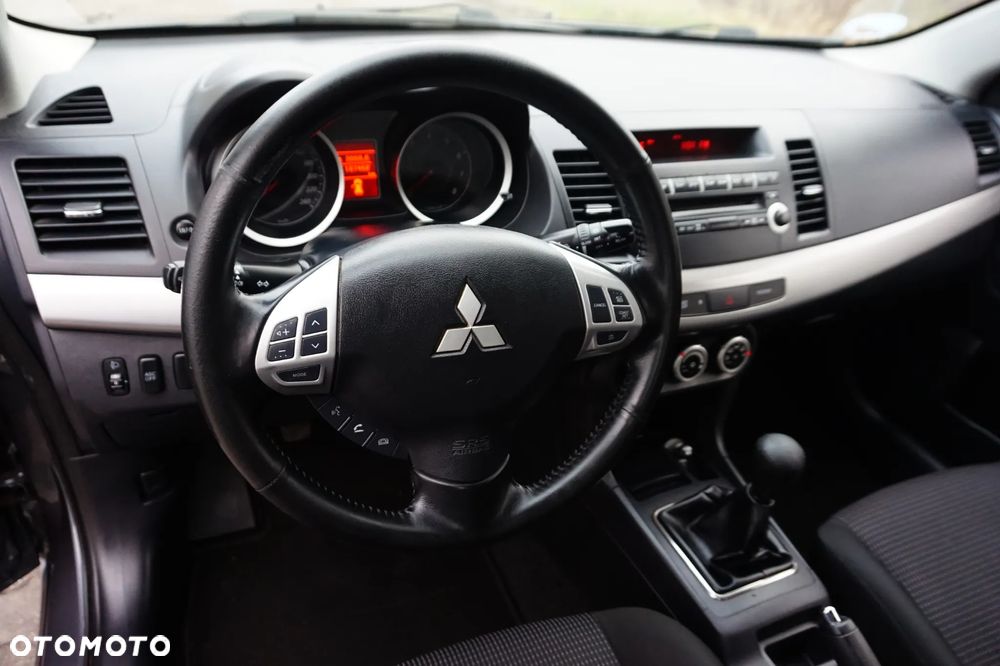Mitsubishi Lancer - 28
