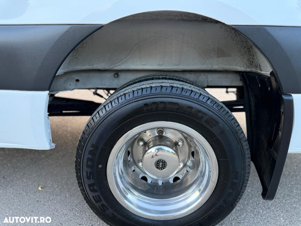 Mercedes-Benz Sprinter - 21