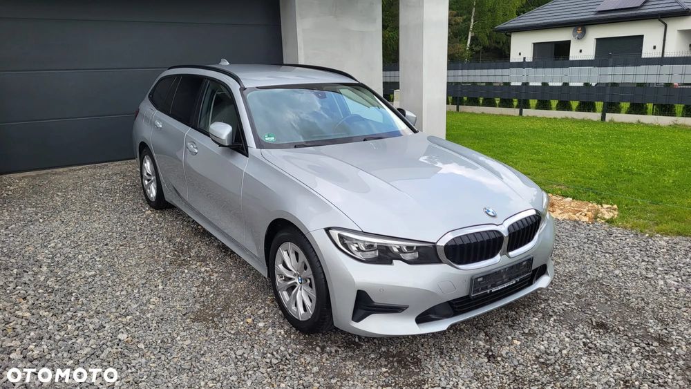 BMW Seria 3 318d Touring - 6