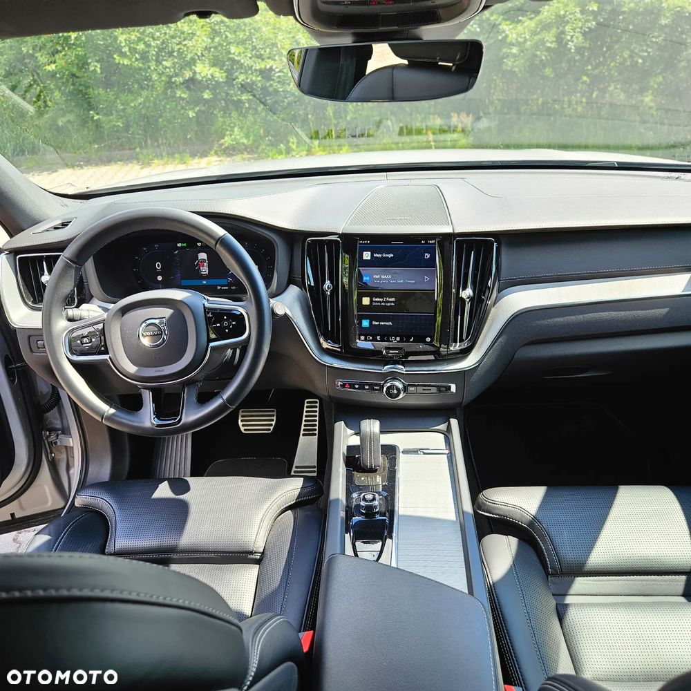 Volvo XC 60 B4 B Plus Dark - 17