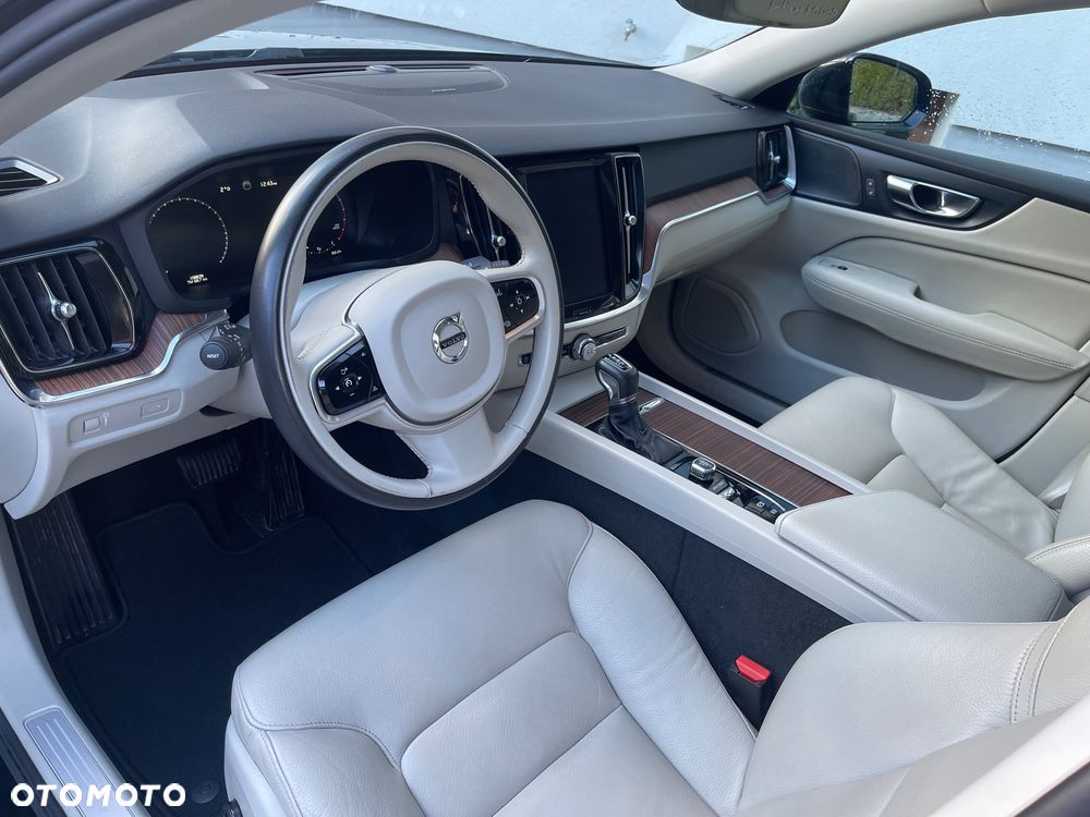 Volvo S60 T5 Momentum Pro - 11