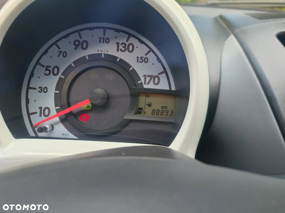 Peugeot 107 1.0 Urban Move - 9