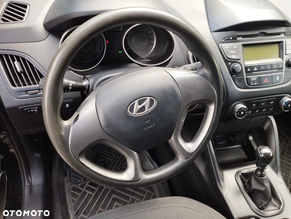 Hyundai ix35 1.6 2WD Fifa World Cup Edition - 9