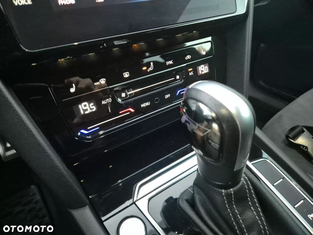 Volkswagen Arteon 2.0 TDI SCR R-Line DSG - 32