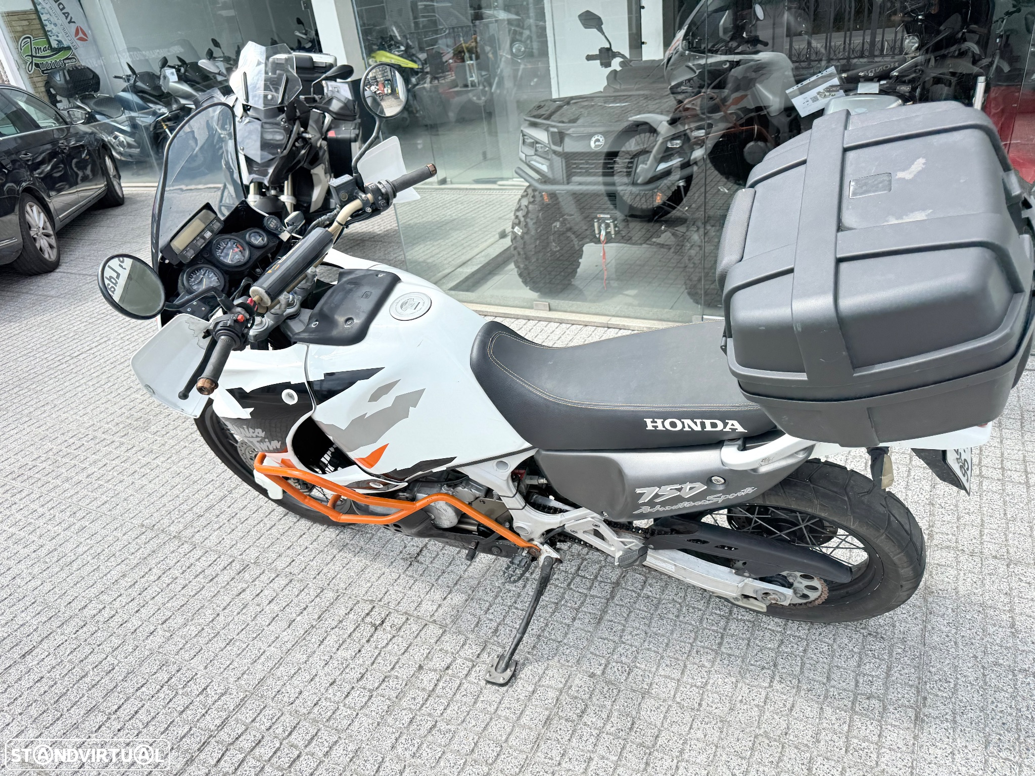 Honda Africa Twin XRV 750 - 5