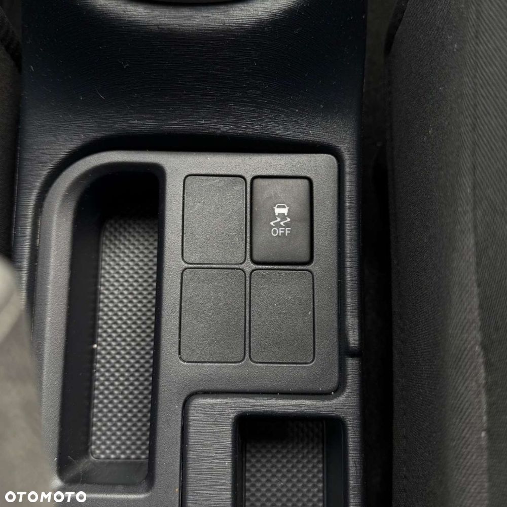 Toyota Yaris 1.33 Selection Platinum - 33