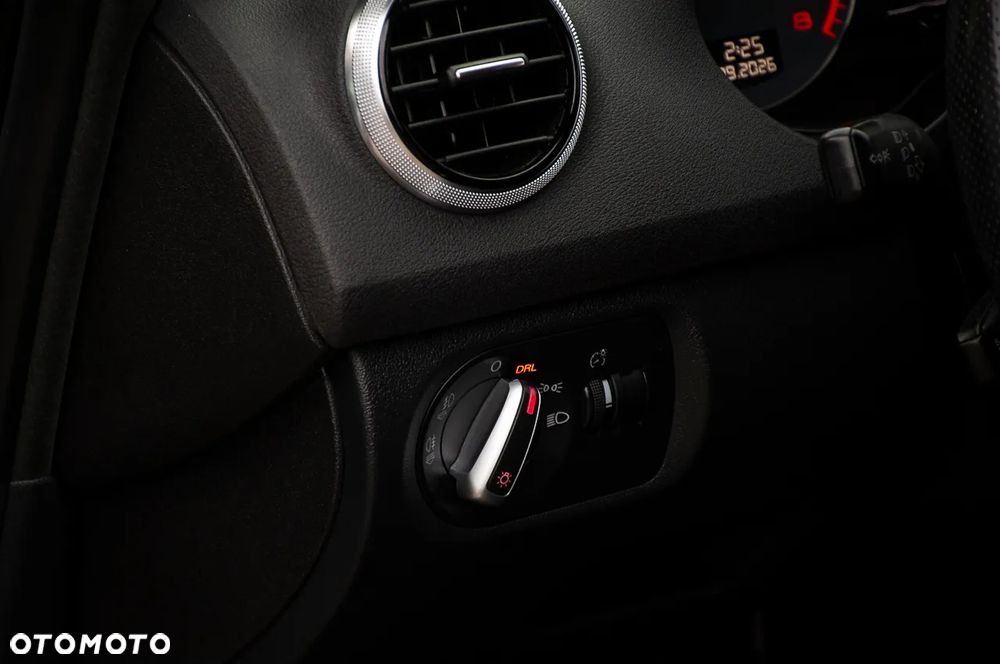 Audi A3 3-drzwiowe 1.4 TFSI S line Sportpaket (plus) - 38