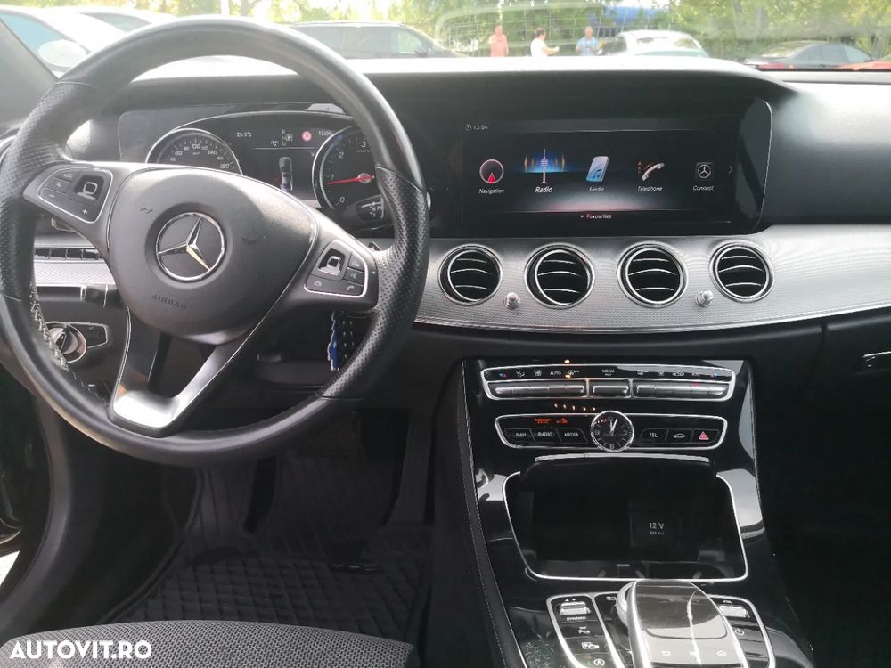 Mercedes-Benz E 220 d 4Matic 9G-TRONIC - 2