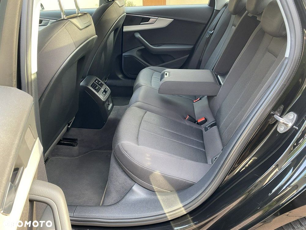 Audi A4 Limousine - 31