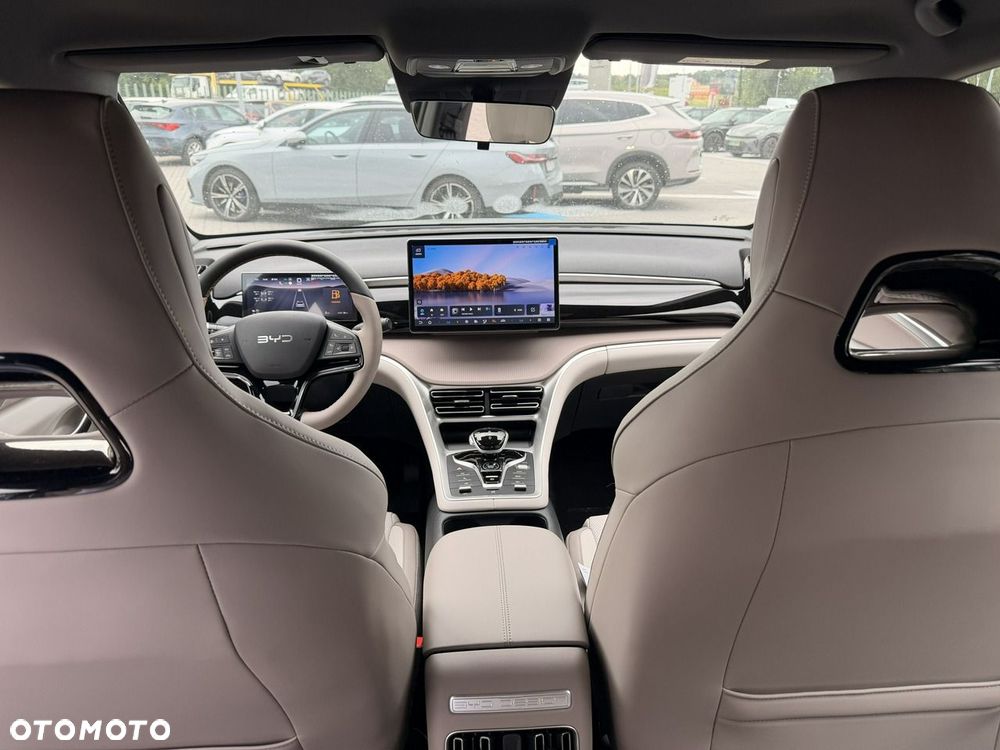 BYD Sealion 5 - 12