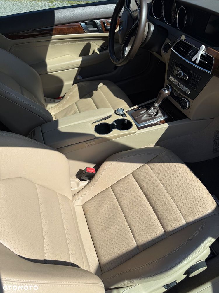 Mercedes-Benz Klasa C 250 CGI BlueEff - 10