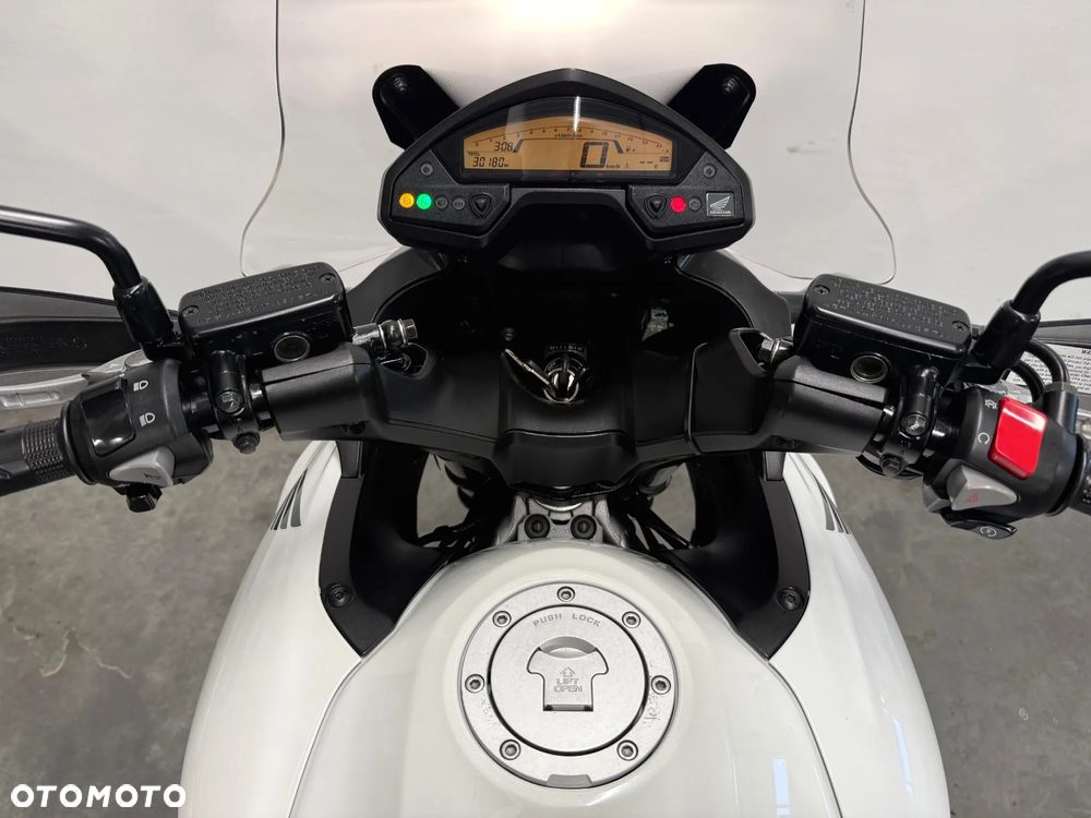Honda VFR - 9