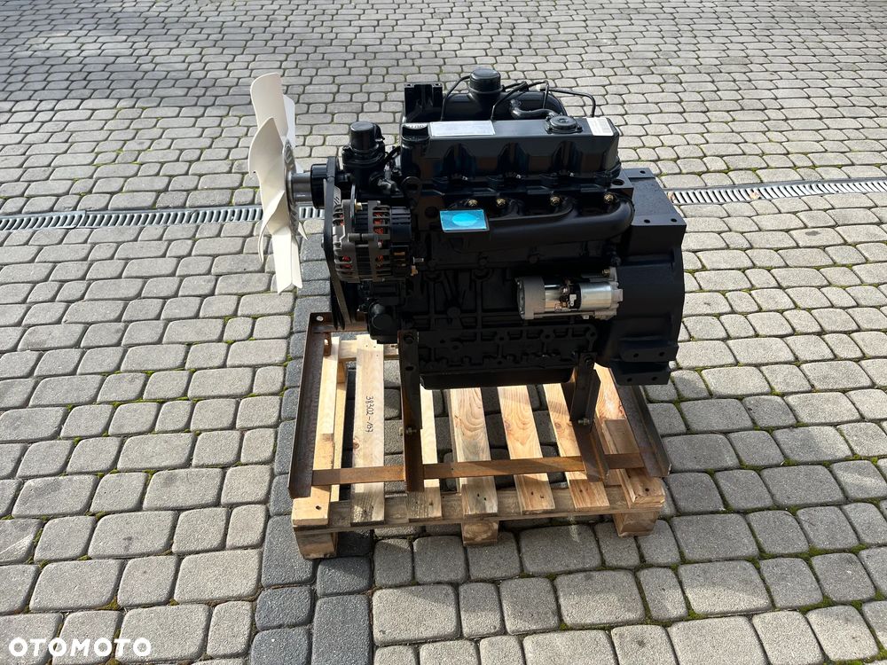 SILNIK KIOTI 4A220LWS DAEDONG KUBOTA V2203 17000netto - 6
