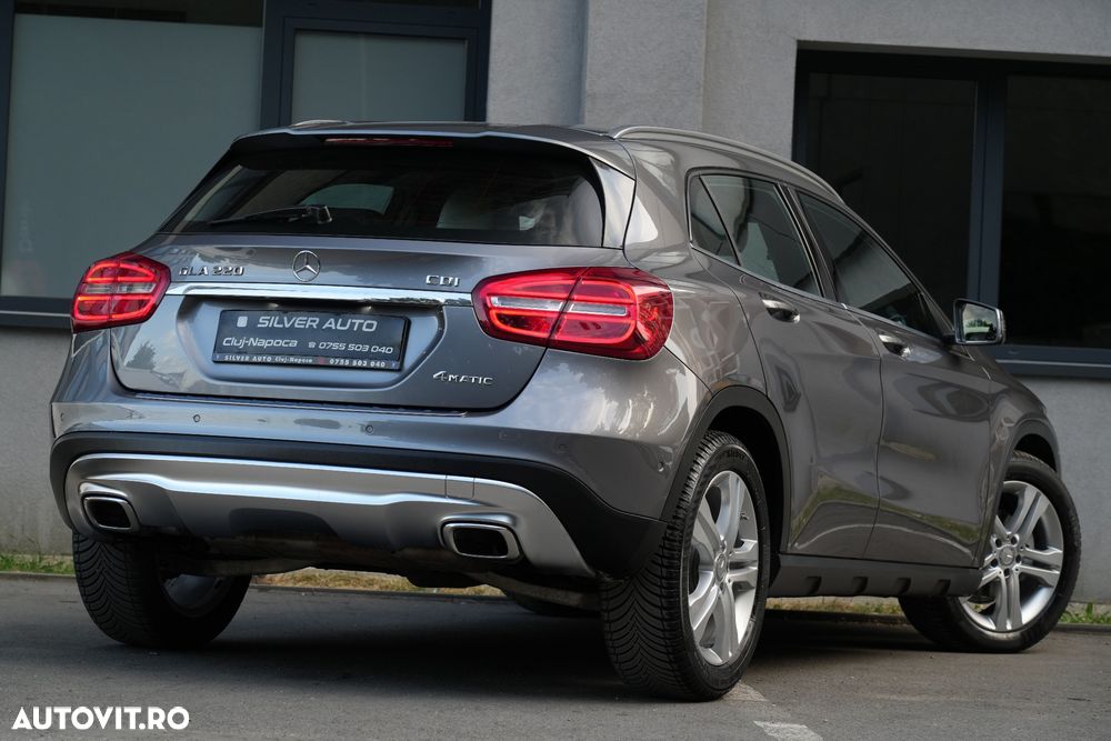 Mercedes-Benz GLA 220 d 4MATIC 7G-DCT - 25