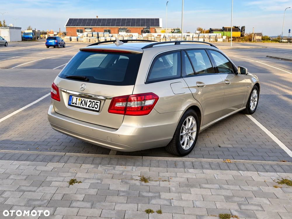 Mercedes-Benz E 2010 photo 4