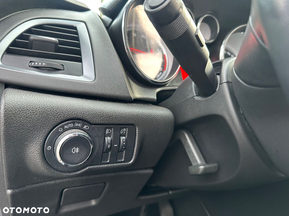 Opel Astra 1.4 Turbo - 28