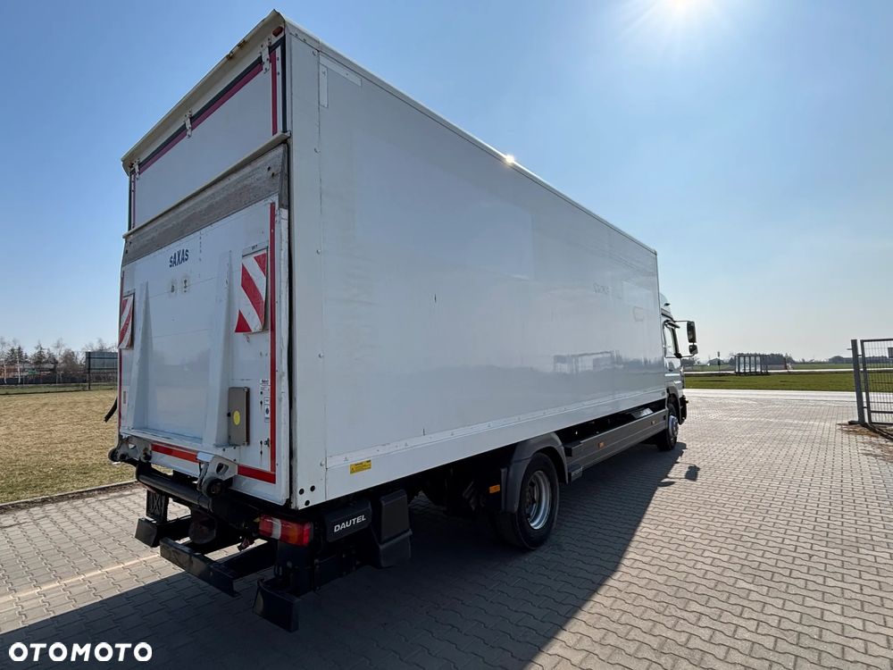 Mercedes-Benz ATEGO 1227 kontener z windą ,  kabina sypialna , webasto, klimatyzacja, niski przebieg , bezwypadkowy. (nie 1224, 1230) - 7