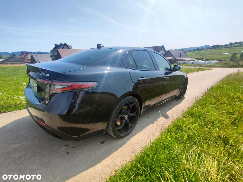 Alfa Romeo Giulia 2.0 Turbo 16V AT8-Q4 Veloce Ti - 9