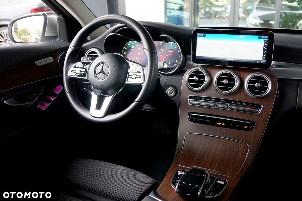 Mercedes-Benz Klasa C 300 9G-TRONIC Avantgarde - 28