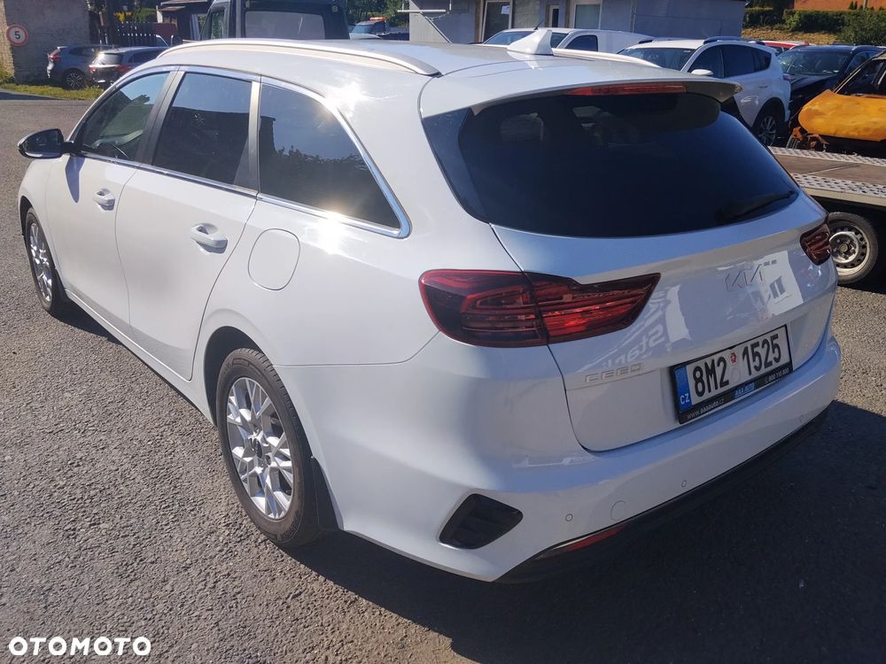 Kia Ceed - 4