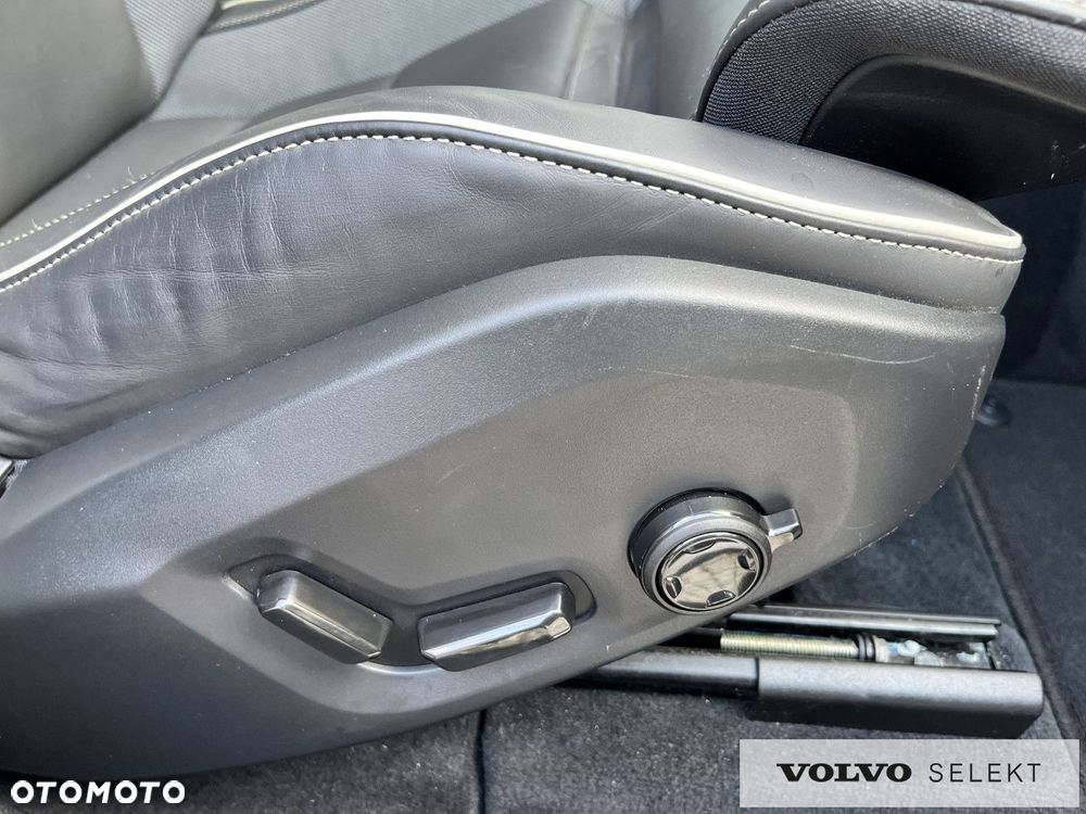 Volvo XC 60 - 33