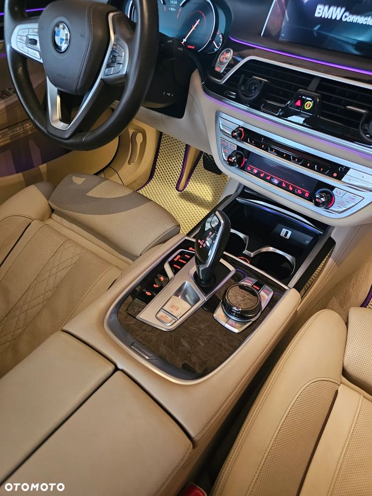 BMW Seria 7 750d xDrive - 32