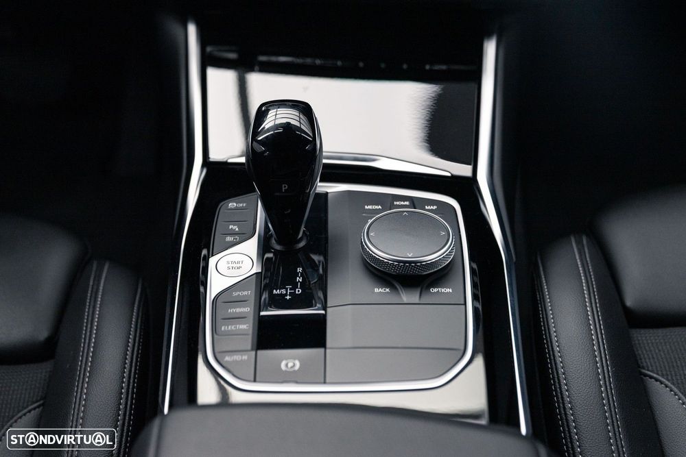 BMW 320 e Pack M Auto - 37