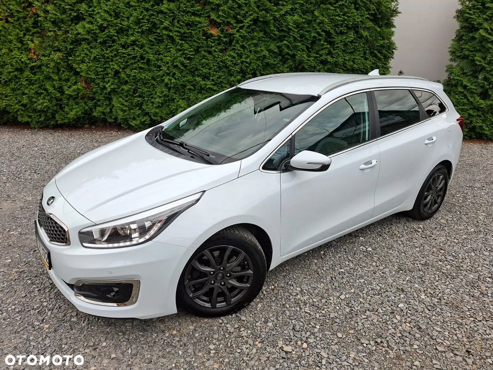 Kia Ceed 1.6 GDI DCT SW Platinum Edition - 33