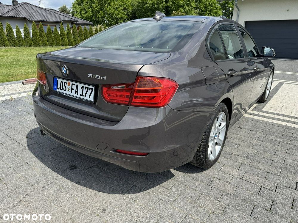 BMW Seria 3 318d Blue Performance Luxury Line - 4
