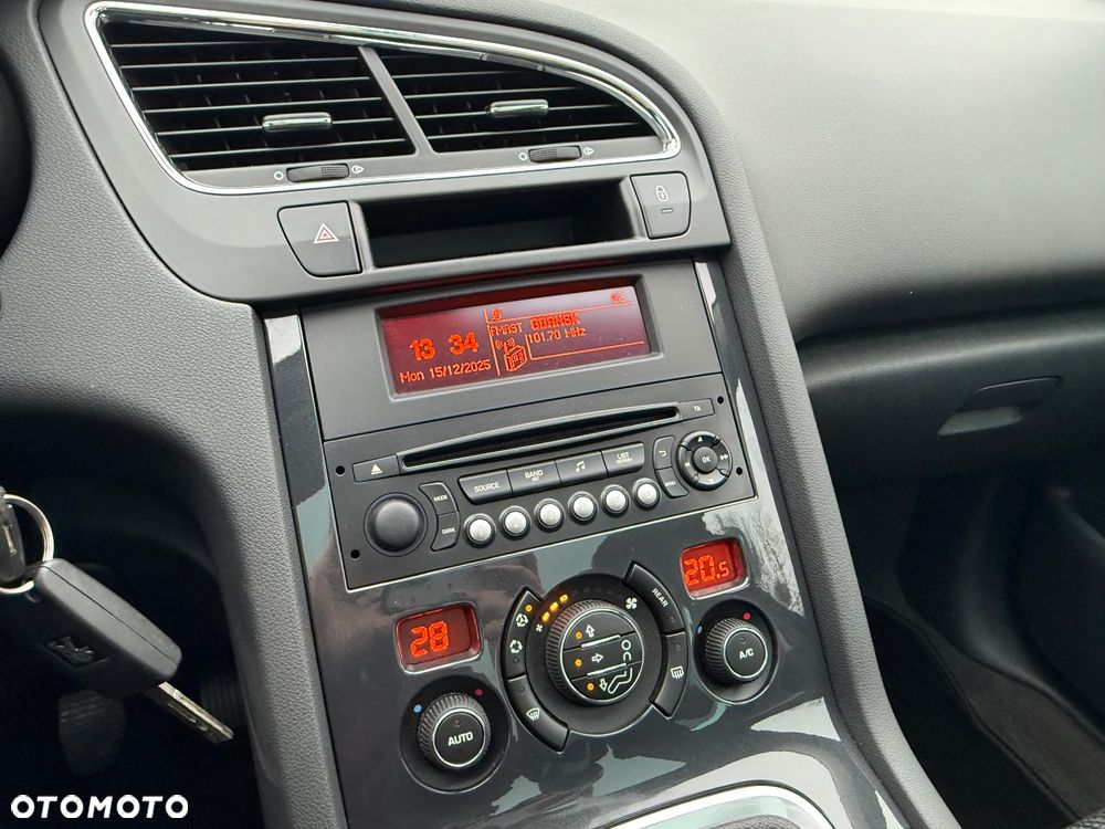 Peugeot 5008 HDI FAP 115 Access - 14