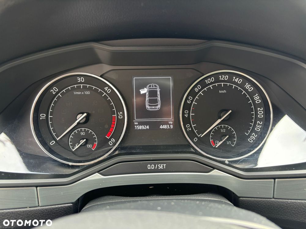 Skoda Superb 2.0 TDI Ambition DSG - 7