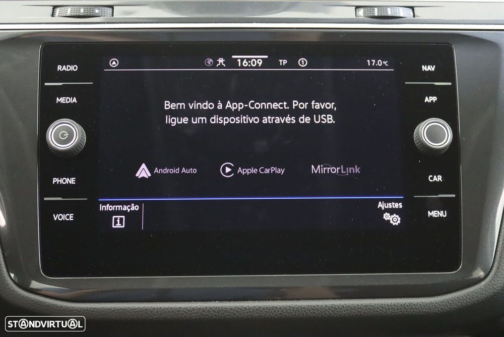 VW Tiguan Allspace 2.0 TDI Confortline DSG - 29