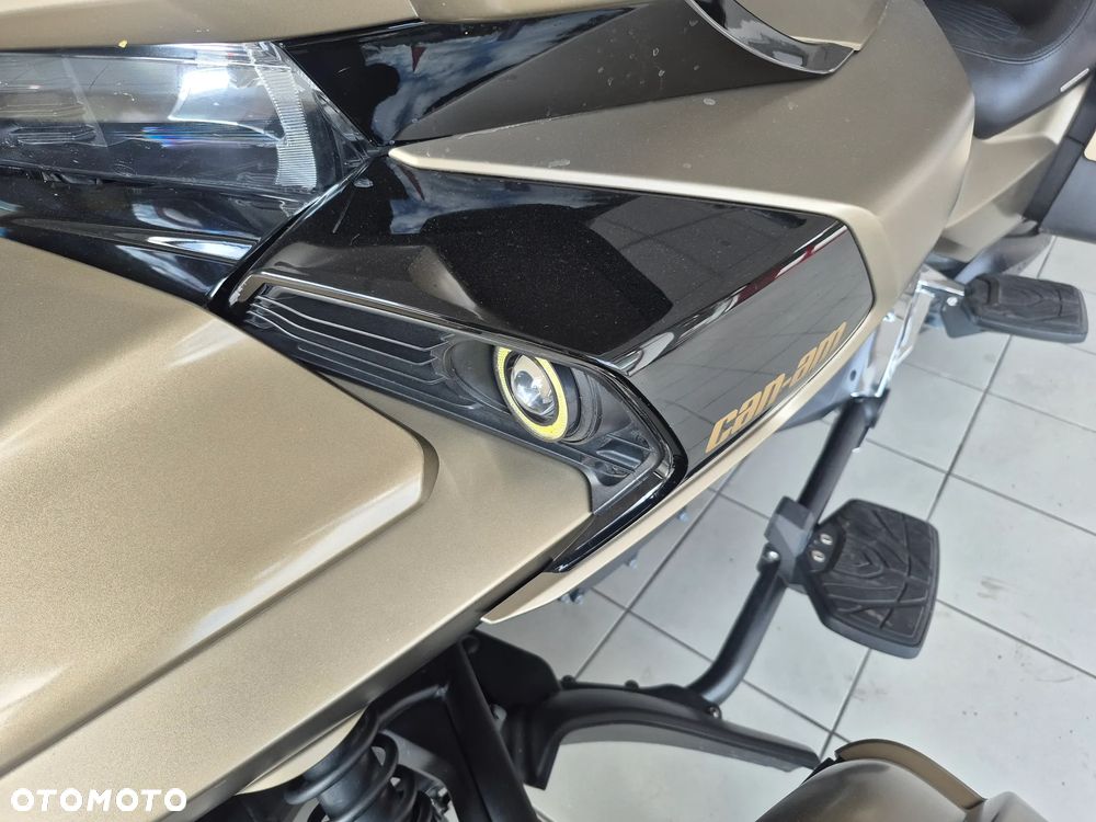 Can-Am Spyder - 23