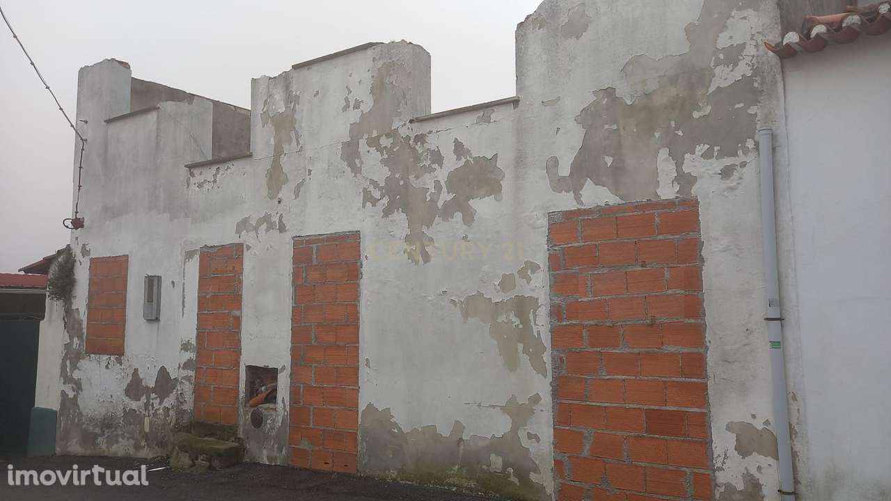 Moradia em ruina, com terreno - Ameal - Taveiro - Grande imagem: 5/5